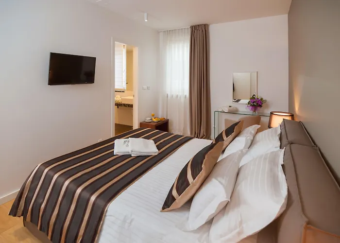 By Vestibul Palace 4*