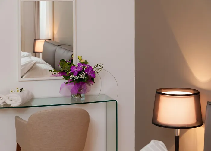 By Vestibul Palace Σπλιτ