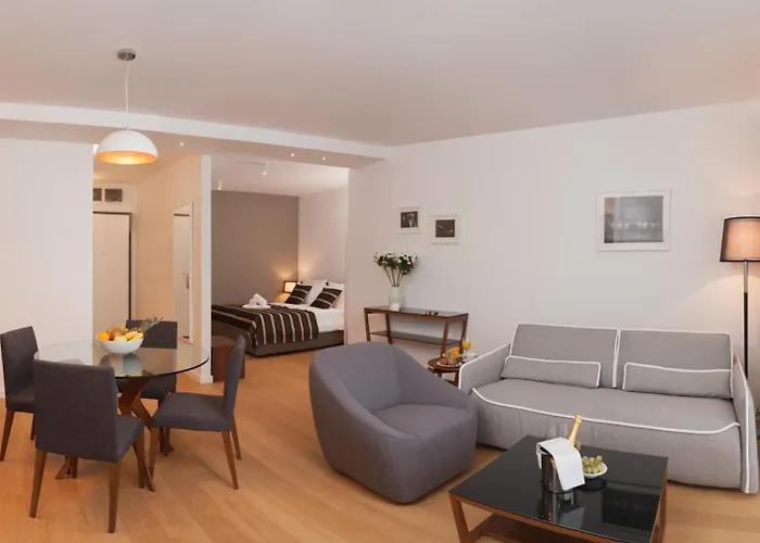 By Vestibul Palace Σπλιτ