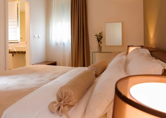 Ξενοδοχείο με διαμερίσματα By Vestibul Palace 4*