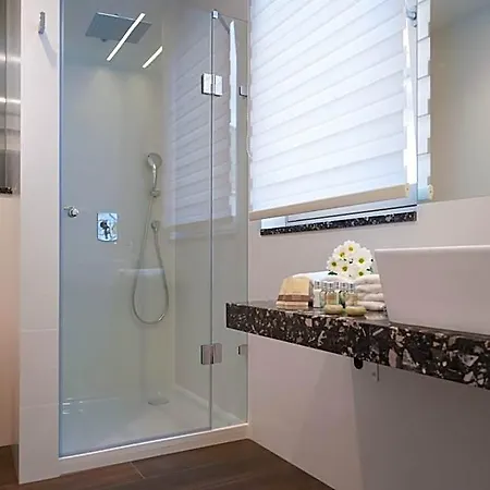 Apartmanhotel By Vestibul Palace 4*
