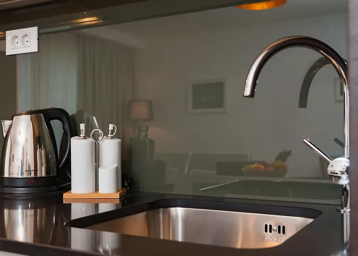 By Vestibul Palace アパートホテル スプリト