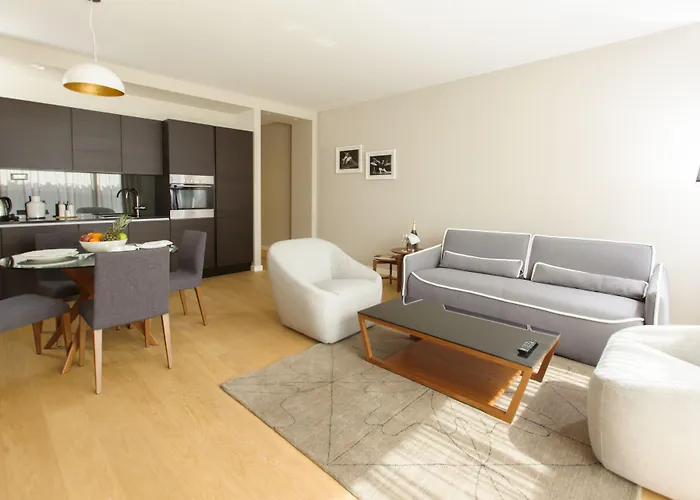 アパートホテル By Vestibul Palace 4*