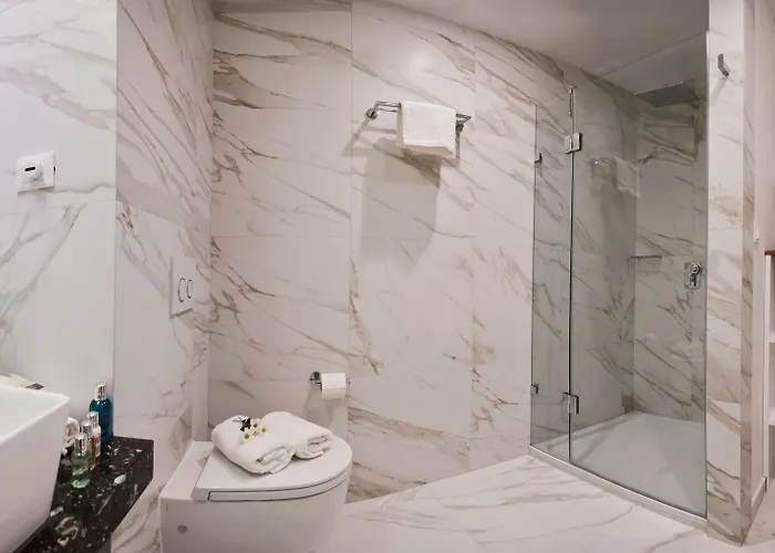 By Vestibul Palace アパートホテル